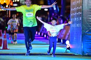 BIB: 201, 125, 50361, 10014
                            <button type="button" onclick="openModal(21804388)" class="btn btn-primary btn-sm float-right btn-popup" data-toggle="modal" data-target=".modal-high-quality">
                        <i class="fas fa-shopping-cart"></i> Add to Cart
                    </button>
                                            <button type="button" onclick="isThisMe(21804388, true)" class="btn btn-success btn-sm float-right btn-popup btn-isme hidden" data-toggle="tooltip" data-placement="bottom" title="นี่คือรูปของคุณใช่ไหม คลิกที่นี่เพื่อเอาเข้าอัลบั้ม">
                        <i class="fas fa-plus"></i> Add to album
                    </button>
                    <button type="button" onclick="isThisMe(21804388, false)" class="btn btn-warning btn-sm float-right btn-popup btn-isnotme hidden">
                        <i class="fas fa-ban"></i> Remove from album
                    </button>